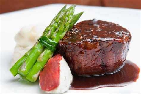  モケカ 濃厚な肉汁と熱々の香ばしさ！ブラジルのマナウスで味わうべき伝統料理